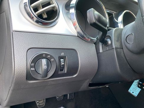 Used 2005 Ford Mustang GT RWD image 21