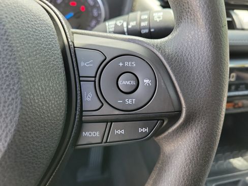 Used 2019 Toyota RAV4 XLE w/ Carpet Mat Package AWD/4WD image 19