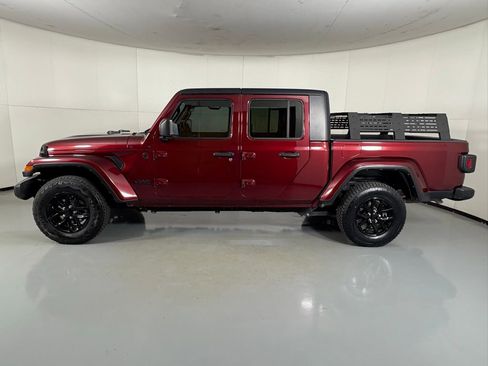 Used 2021 Jeep Gladiator Sport image 7