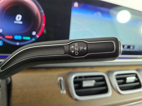 Used 2022 Mercedes-Benz GLS 450 4MATIC image 30