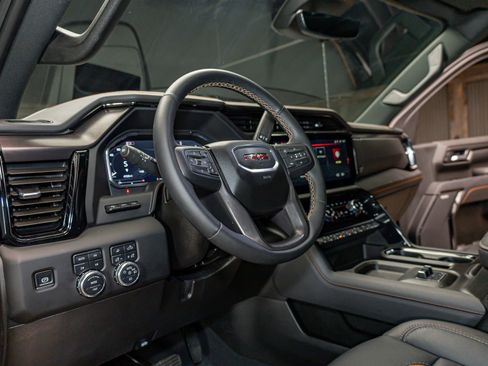 Used 2025 GMC Sierra 2500 AT4 w/ AT4 Premium Plus Package image 16