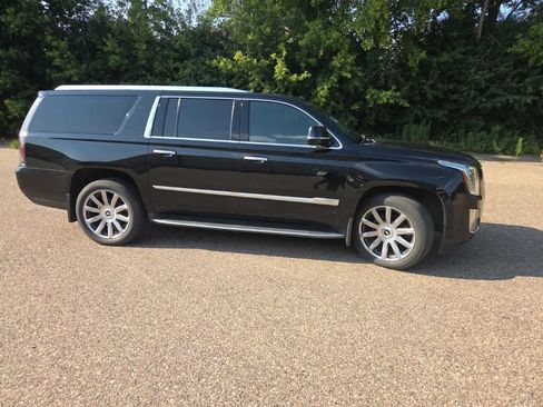 Used 2019 Cadillac Escalade ESV Luxury AWD/4WD image 27