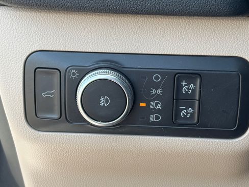 Used 2020 Ford Escape SEL FWD image 18