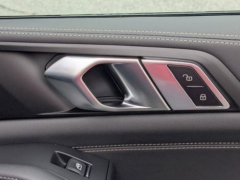 New 2026 BMW X5 xDrive50e w/ M Sport Package image 35