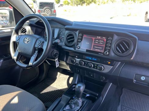 Used 2022 Toyota Tacoma SR AWD/4WD image 17