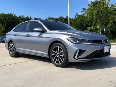 New 2025 Volkswagen Jetta SE image 8