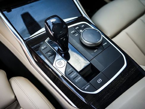 Used 2019 BMW 330i Sedan w/ Premium Package RWD image 12