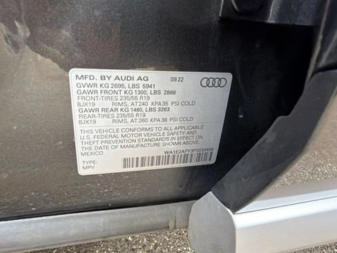 Used 2023 Audi Q5 e Premium Plus AWD/4WD image 9