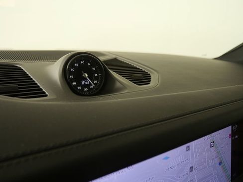 Used 2026 Porsche Cayenne E-Hybrid image 23