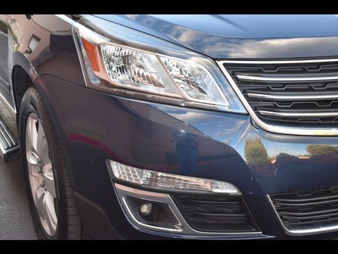 Used 2017 Chevrolet Traverse LT w/ Style and Technology Package image 45