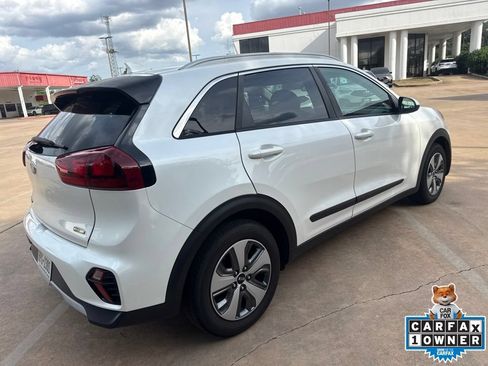 Used 2020 Kia Niro LX FWD image 5