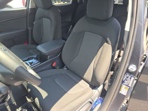 New 2025 Kia Sportage LX image 14
