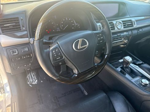 Used 2014 Lexus LS 460 w/ Comfort Package RWD image 33
