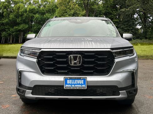 Used 2024 Honda Pilot Elite image 2
