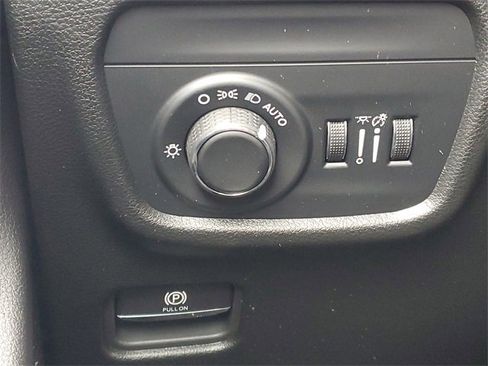 New 2025 Jeep Grand Cherokee L Altitude image 21