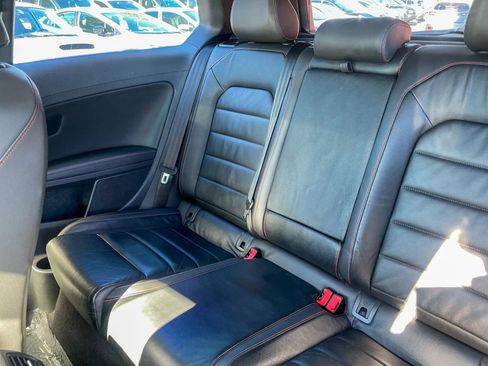 Used 2015 Volkswagen GTI SE image 31