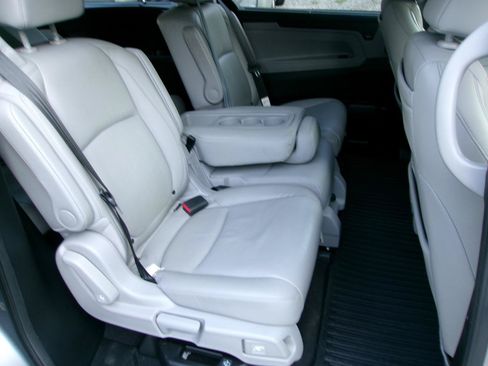 Used 2018 Honda Odyssey Elite image 6