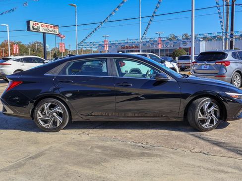 Certified 2025 Hyundai Elantra SEL image 22