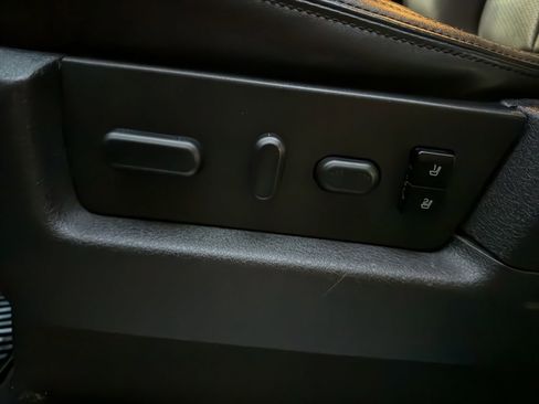 Used 2013 Ford F150 Platinum image 20