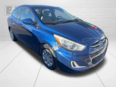 Used 2016 Hyundai Accent SE image 2