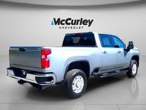 Used 2024 Chevrolet Silverado 3500 LTZ AWD/4WD image 7