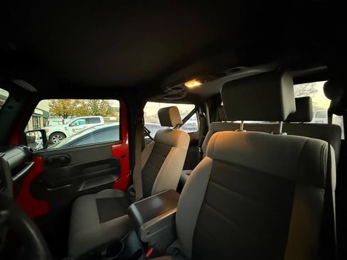 Used 2010 Jeep Wrangler Sport image 8