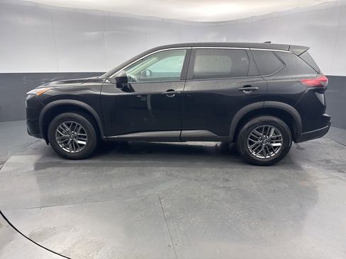 Used 2024 Nissan Rogue S image 3