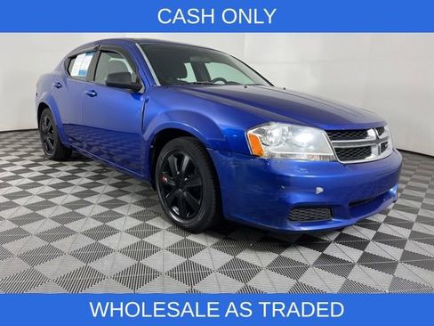 Used 2013 Dodge Avenger SE image 1