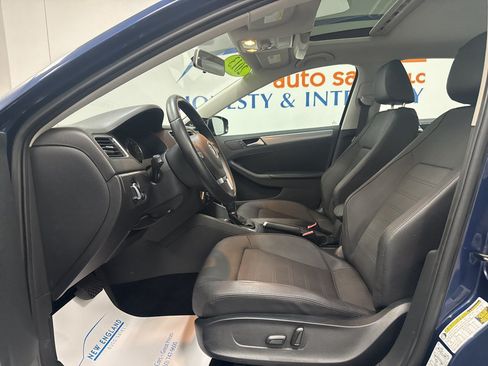 Used 2013 Volkswagen Jetta SEL FWD image 6