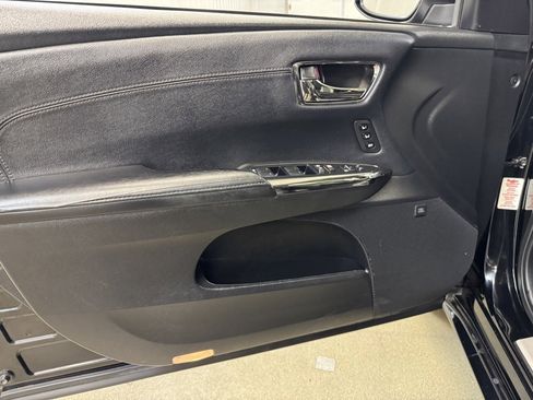 Used 2016 Toyota Avalon Limited image 8