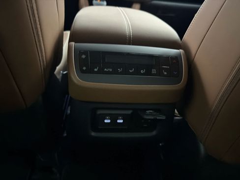 New 2026 Nissan Pathfinder Platinum FWD image 22