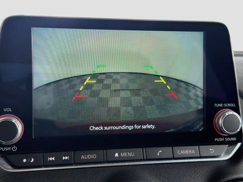 Used 2025 Nissan Sentra SV FWD image 21