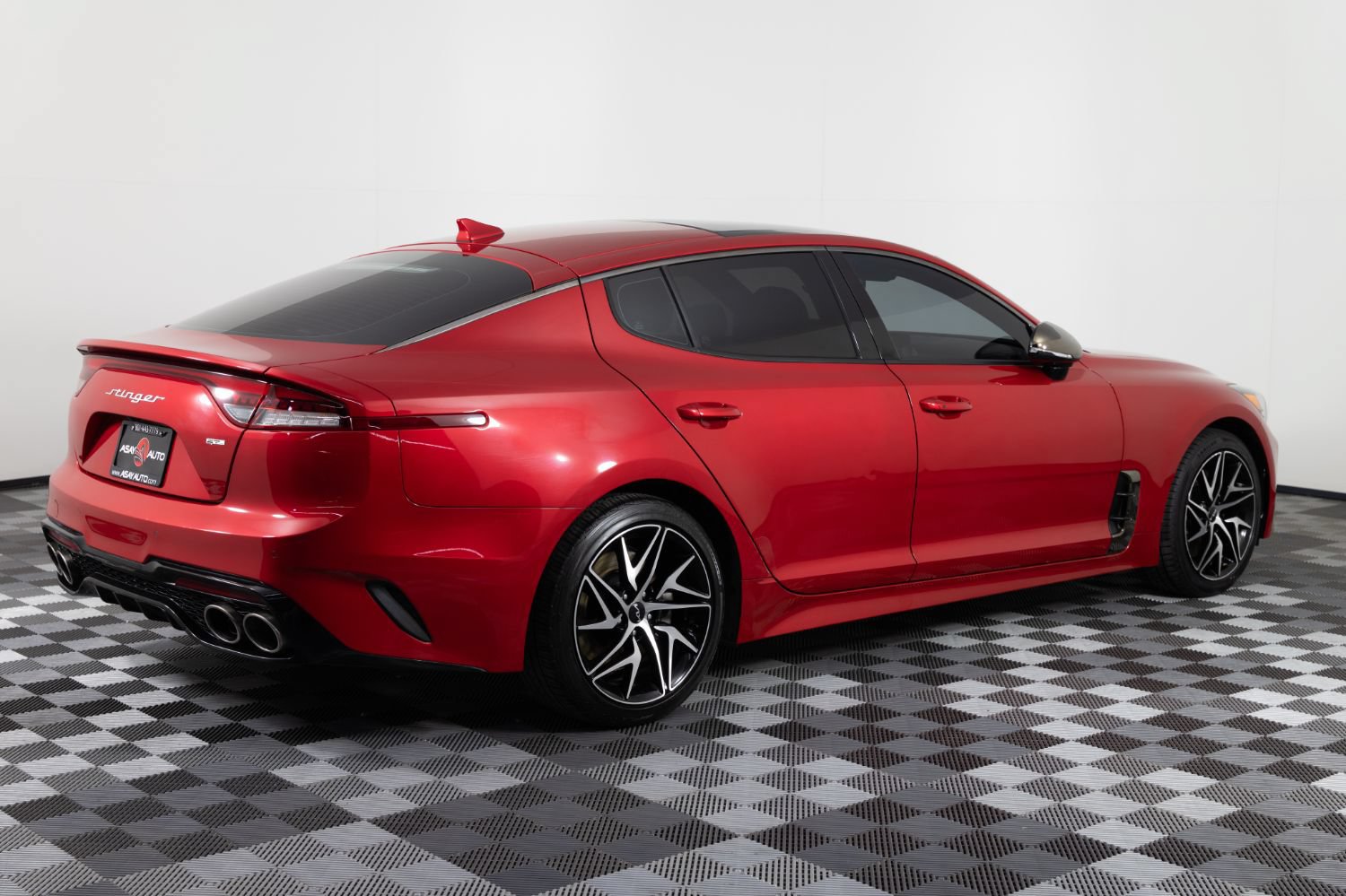 Used 2023 Kia Stinger GT-Line w/ Sun & Sound Package RWD image 8