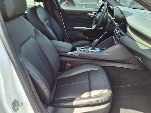 Used 2023 Alfa Romeo Giulia Ti RWD image 13