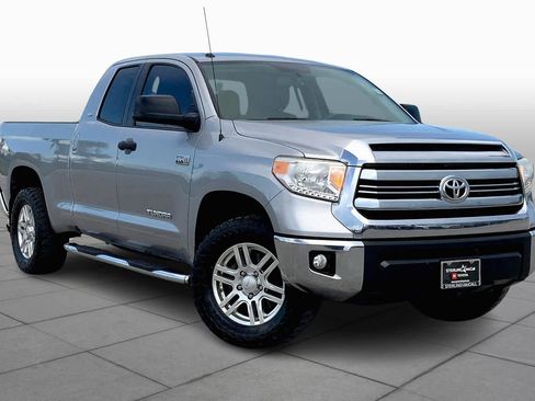 Used 2016 Toyota Tundra SR5 w/ SR5 Upgrade Package image 2