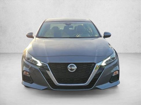 Used 2022 Nissan Altima 2.5 SV FWD image 2