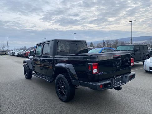 Certified 2022 Jeep Gladiator Sport image 4