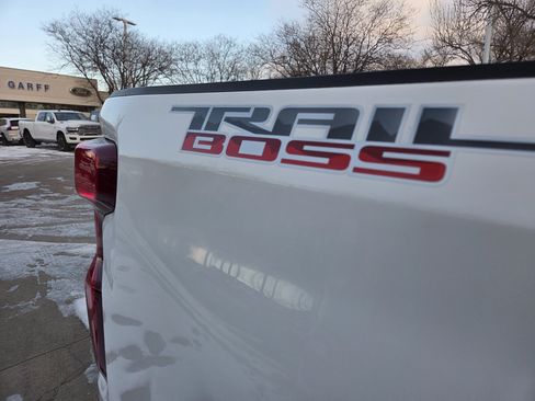 Used 2024 Chevrolet Silverado 1500 LT Trail Boss w/ Convenience Package II image 18