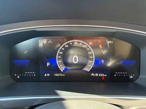 Certified 2024 Volkswagen Tiguan SE image 17