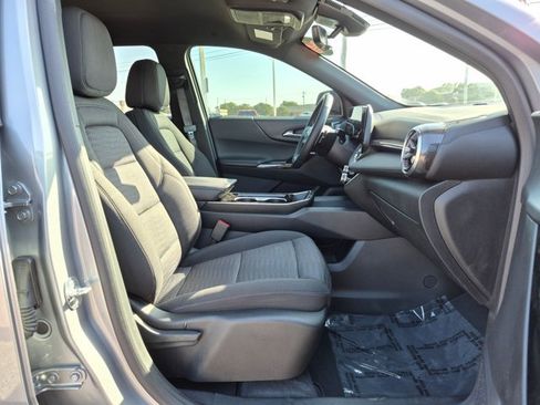 Used 2025 Chevrolet Equinox LT w/ Safety and Technology Package FWD image 21