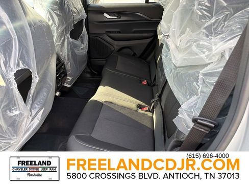 New 2025 Jeep Grand Cherokee Laredo X w/ Luxury Tech Group I AWD/4WD image 14