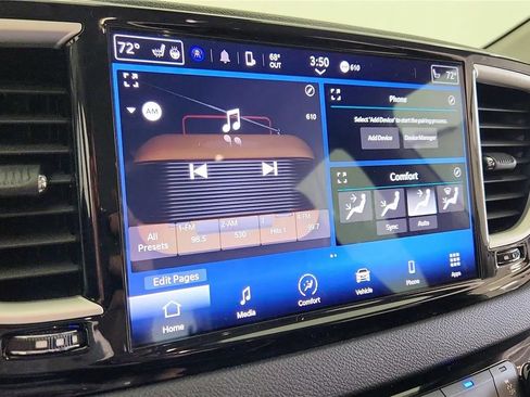 Used 2023 Chrysler Pacifica Touring-L FWD image 29