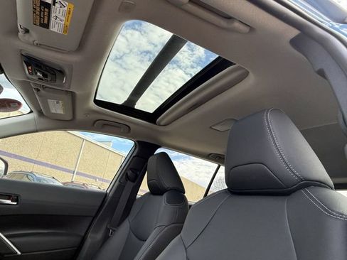 Used 2026 Toyota Corolla Cross XLE w/ Convenience Package FWD image 22