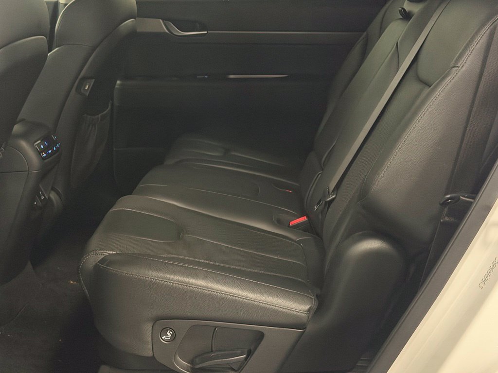 Used 2022 Hyundai Palisade SEL w/ 8P Bench Seat Package AWD/4WD image 23
