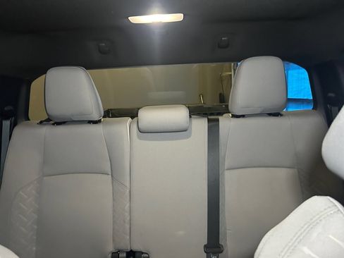 Certified 2025 Toyota Tacoma SR5 AWD/4WD image 23