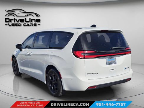 Used 2024 Chrysler Pacifica Limited FWD image 7
