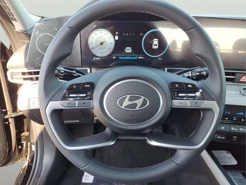 New 2026 Hyundai Elantra Limited FWD image 11
