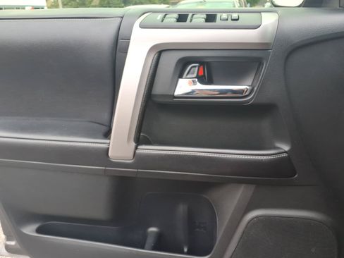Used 2017 Toyota 4Runner SR5 Premium RWD image 17