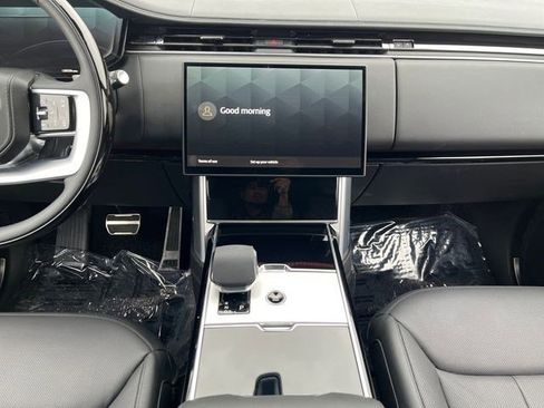 Used 2025 Land Rover Range Rover SE AWD/4WD image 17