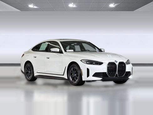 Certified 2023 BMW i4 eDrive40 w/ Premium Package RWD image 7